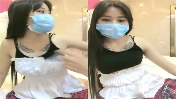 极品苗条巨乳淫荡骚货，被男友狂操骚穴！上位猛坐骑深喉